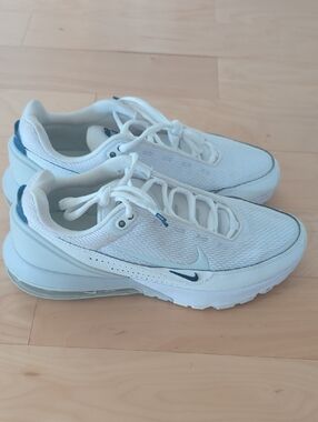 Like New White Nike Air Max Pulse - Men's Size 11